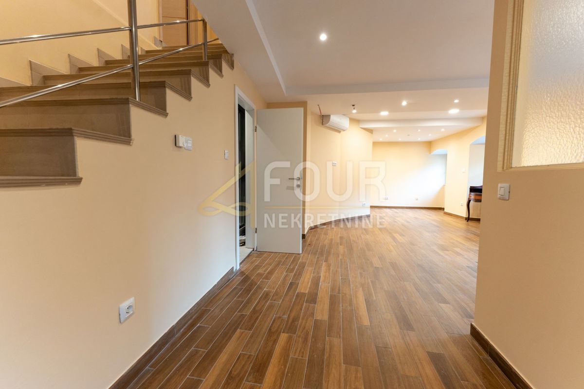 Opatija, 135m2, 2s+db, balcone, giardino, vista mare