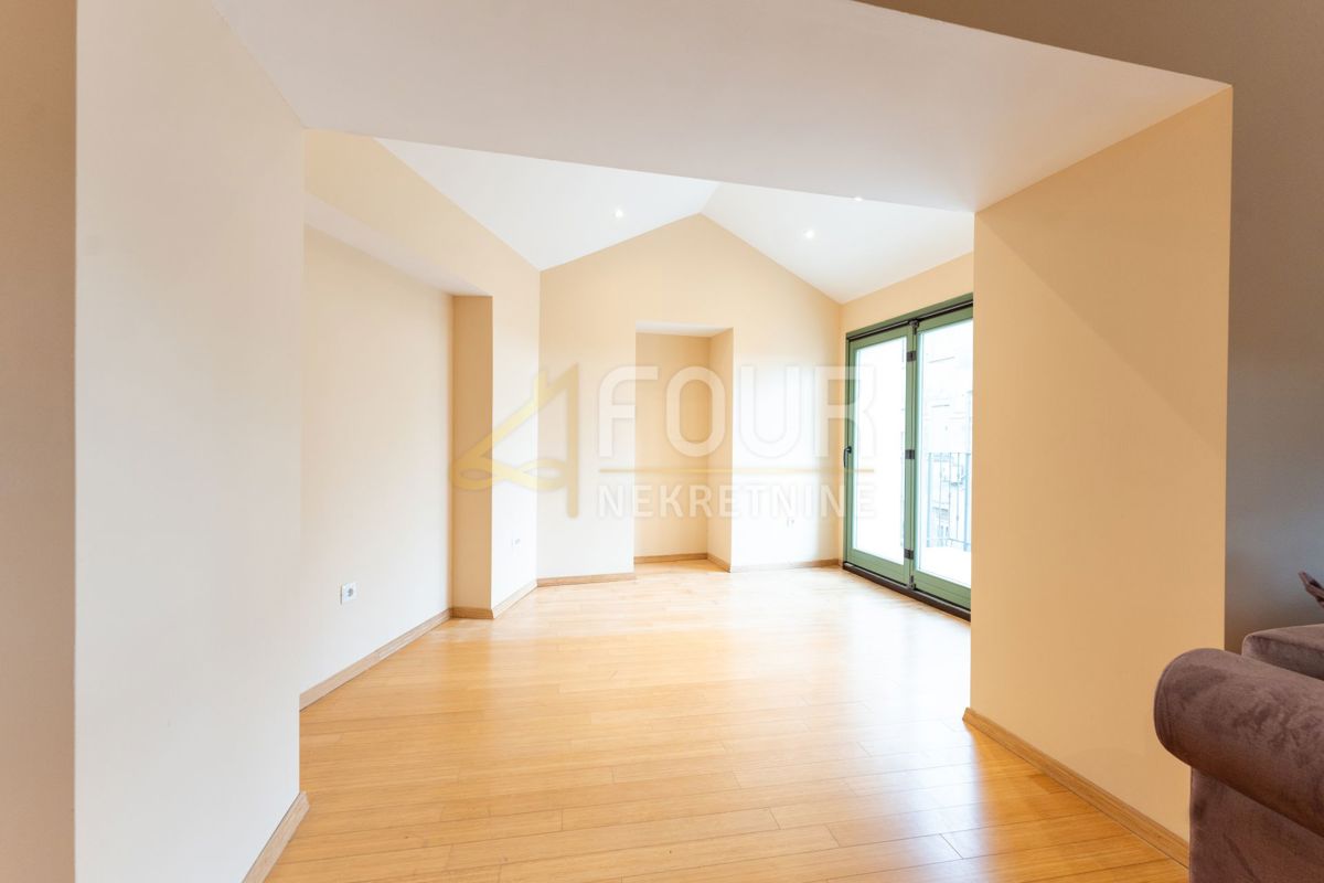 Opatija, 135m2, 2s+db, balcone, giardino, vista mare