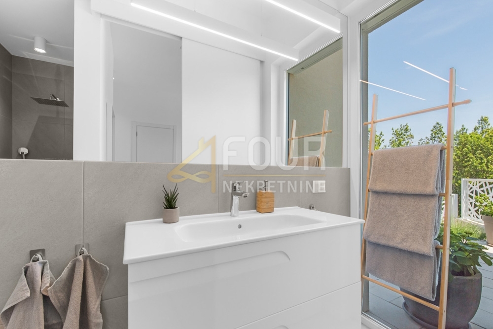 Istria, Labin, nuova costruzione, lussuosa villa con piscina,