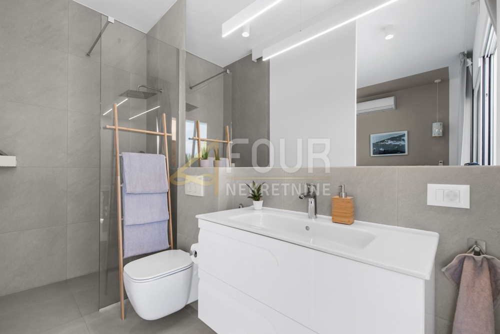 Istria, Labin, nuova costruzione, lussuosa villa con piscina,