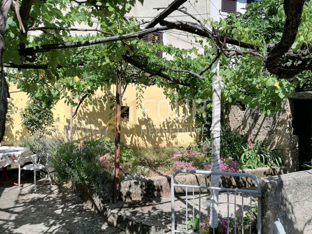 Risika, Vrbnik, 90m2
