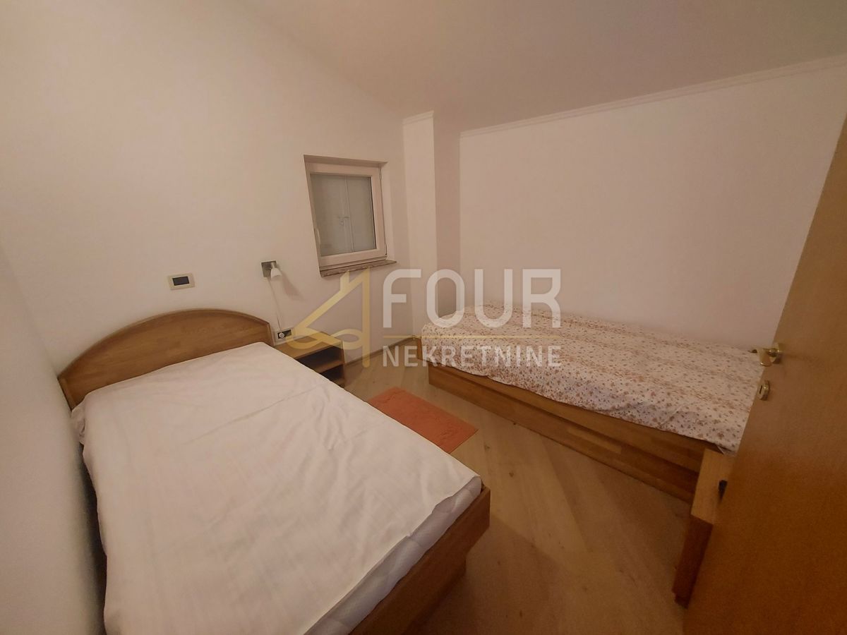 Novi Vinodolski, 180m2