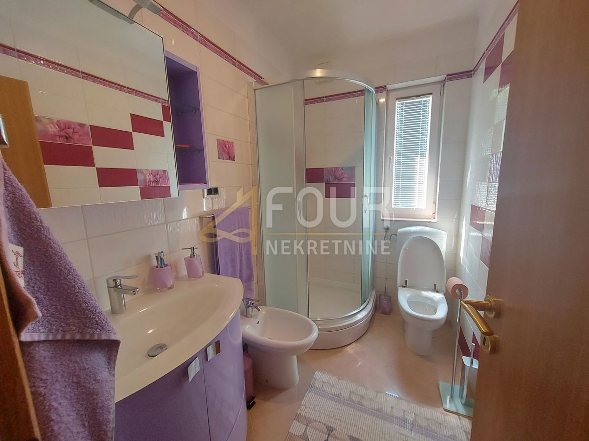 Novi Vinodolski, 180m2