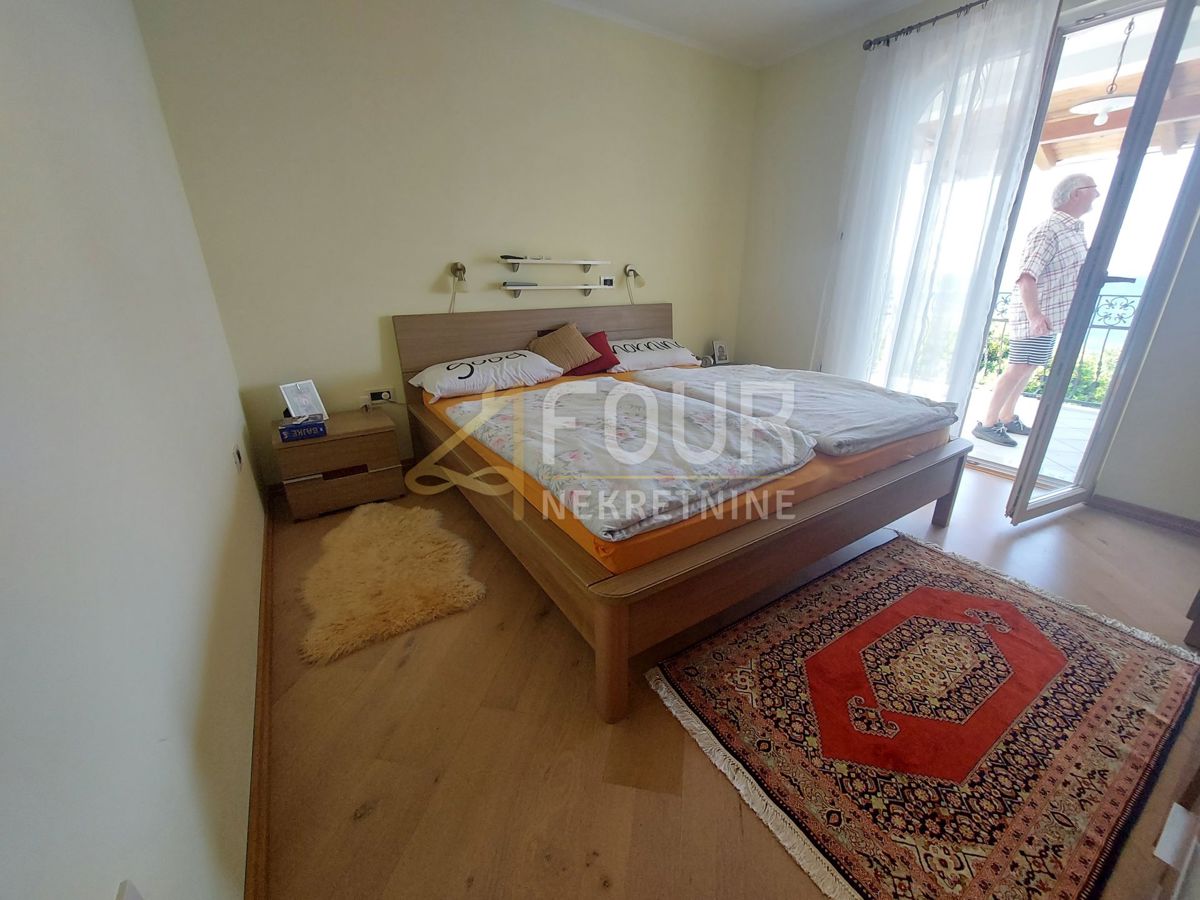 Novi Vinodolski, 180m2