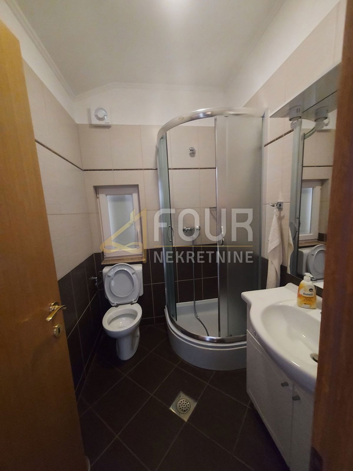 Novi Vinodolski, 180m2