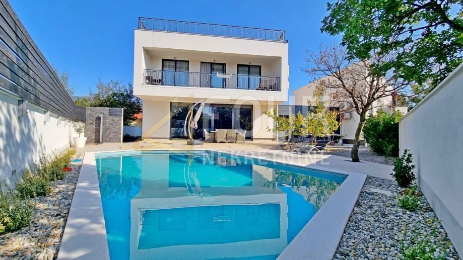 Šmrika, Kraljevica, 406m2