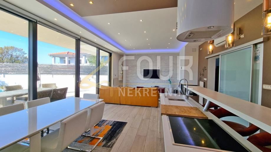 Šmrika, Kraljevica, 406m2