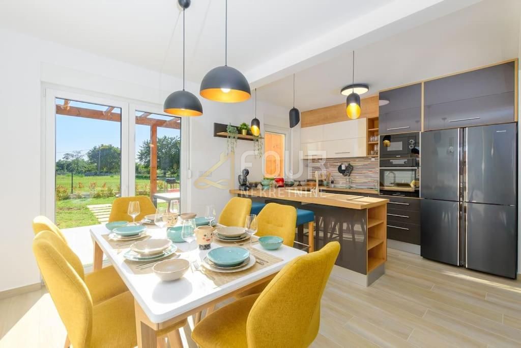 Svetvinčenat, 170m2