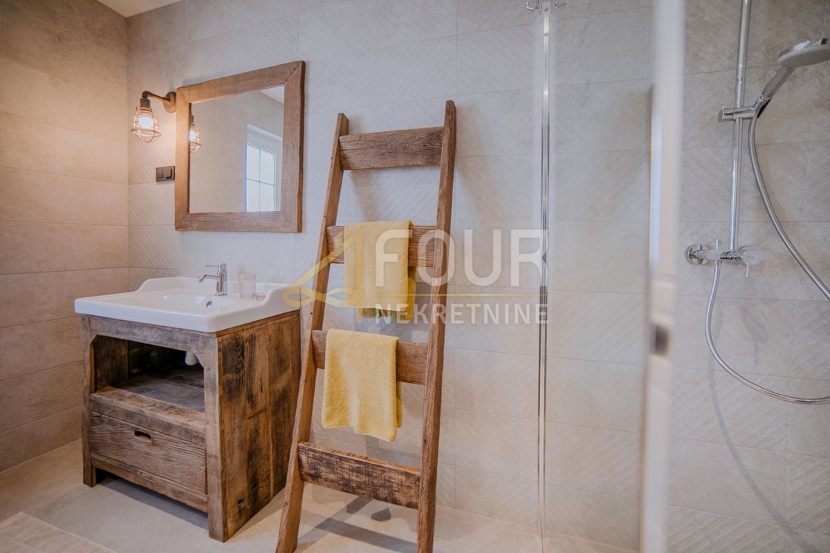 Klimno, Dobrinj, 210m2