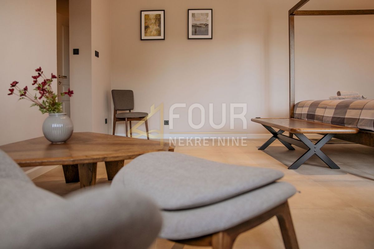 Klimno, Dobrinj, 210m2