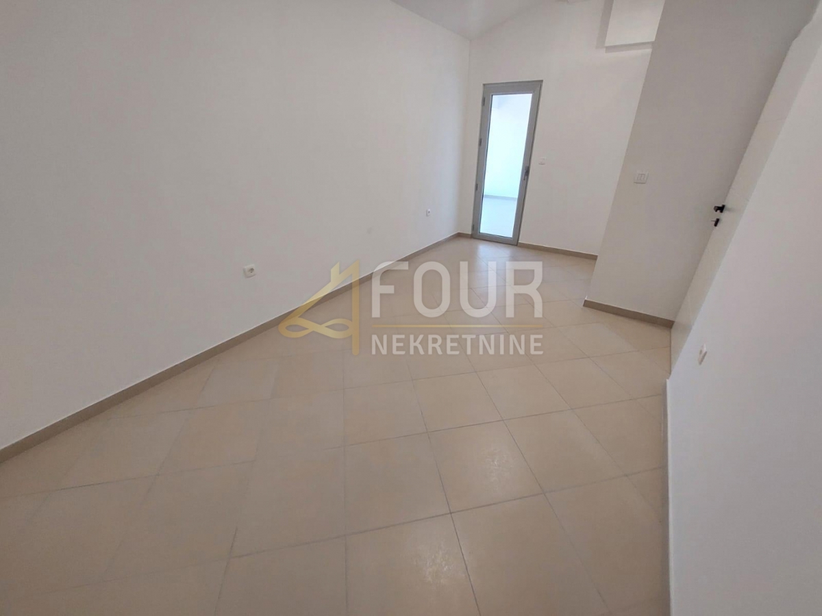 Veli vrh, Pula, 63m2