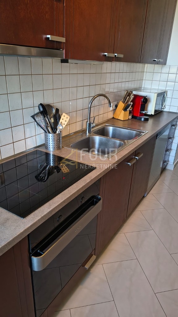 Ivanić Grad, 2 camere da letto, 60.47m2, balcone