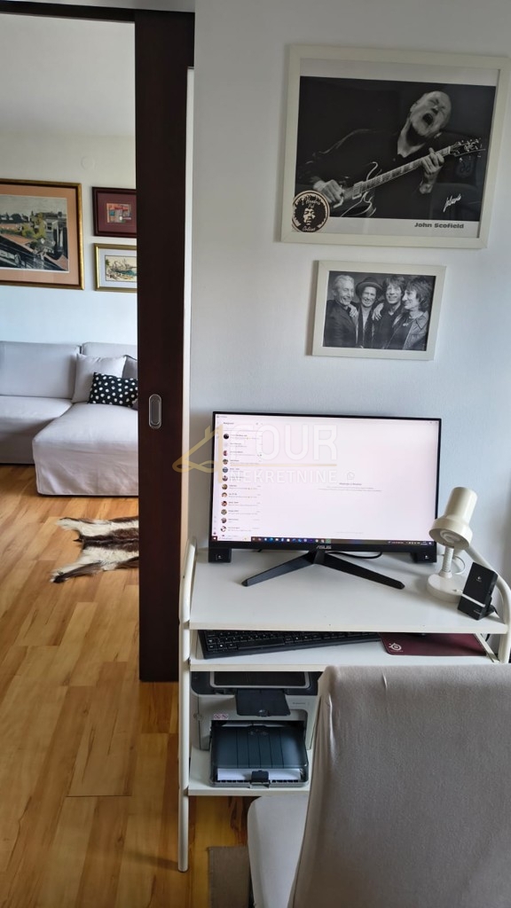 Ivanić Grad, 2 camere da letto, 60.47m2, balcone