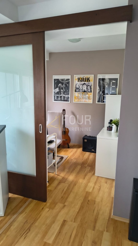 Ivanić Grad, 2 camere da letto, 60.47m2, balcone