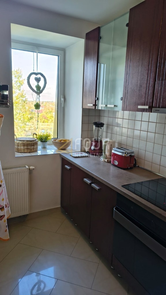 Ivanić Grad, 2 camere da letto, 60.47m2, balcone