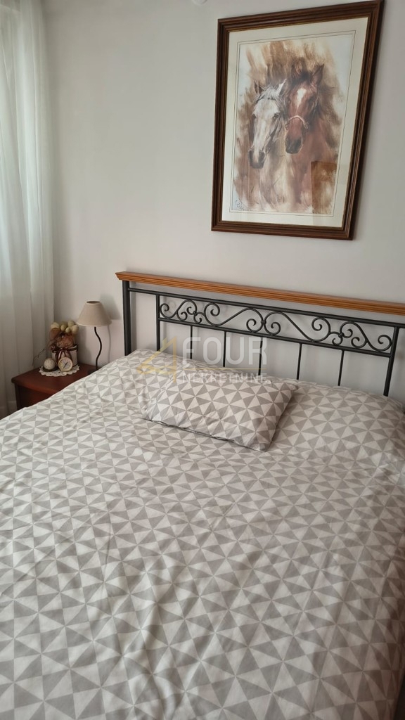 Ivanić Grad, 2 camere da letto, 60.47m2, balcone