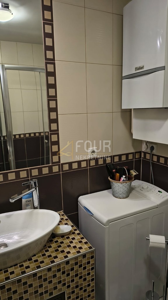 Ivanić Grad, 2 camere da letto, 60.47m2, balcone