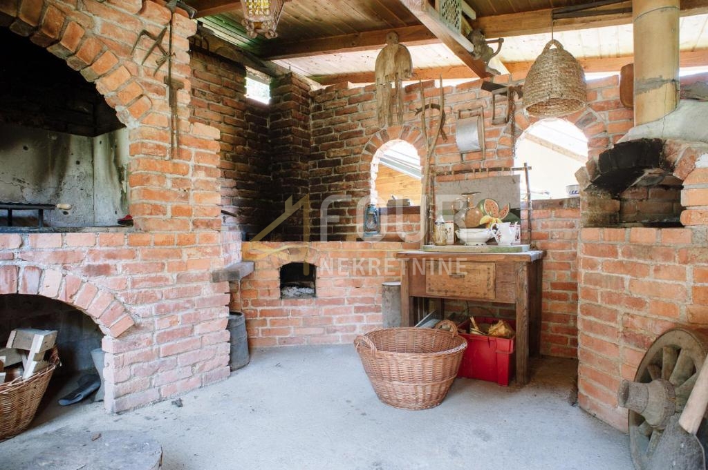 Karlovac - zona circostante, bellissima proprietà vicino alla Korana