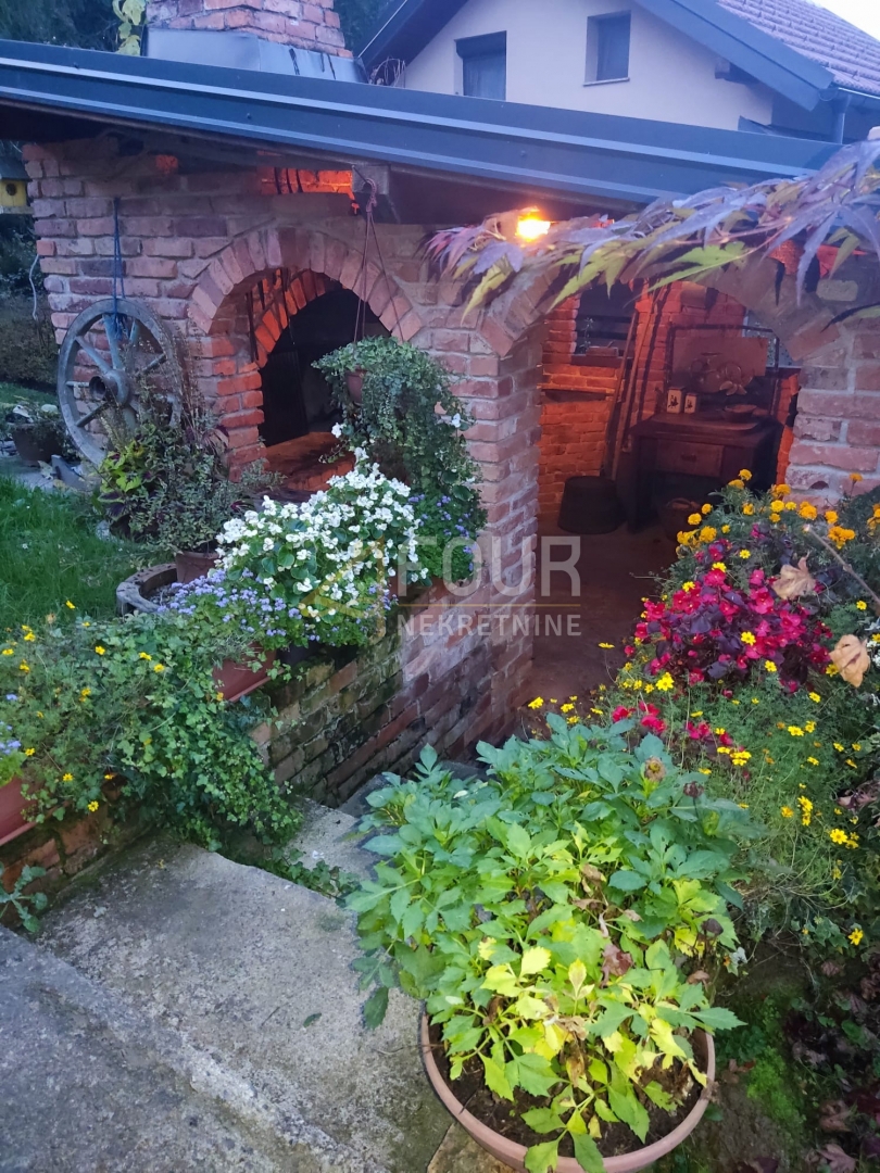 Karlovac - zona circostante, bellissima proprietà vicino alla Korana