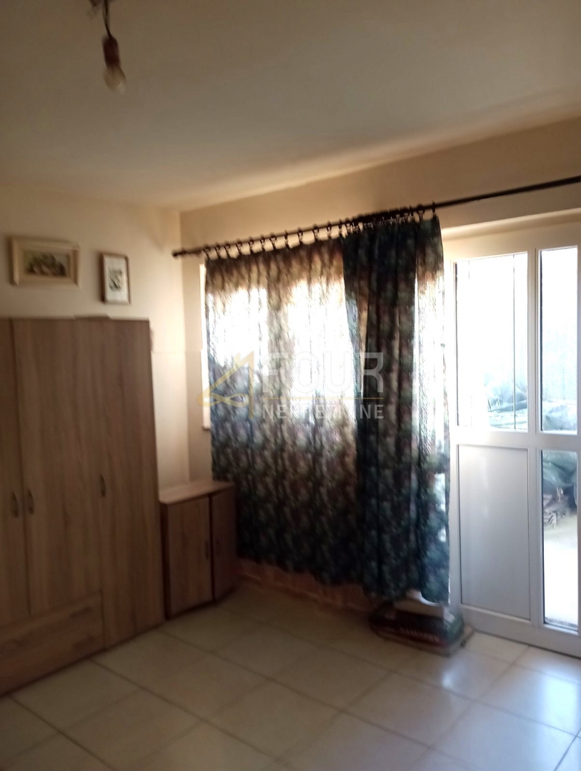 Veli vrh, Pula, 90m2