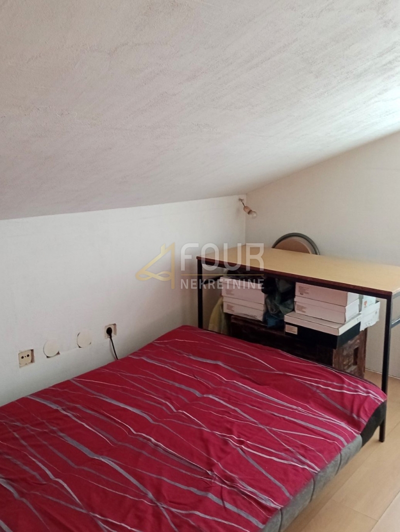 Veli vrh, Pula, 90m2