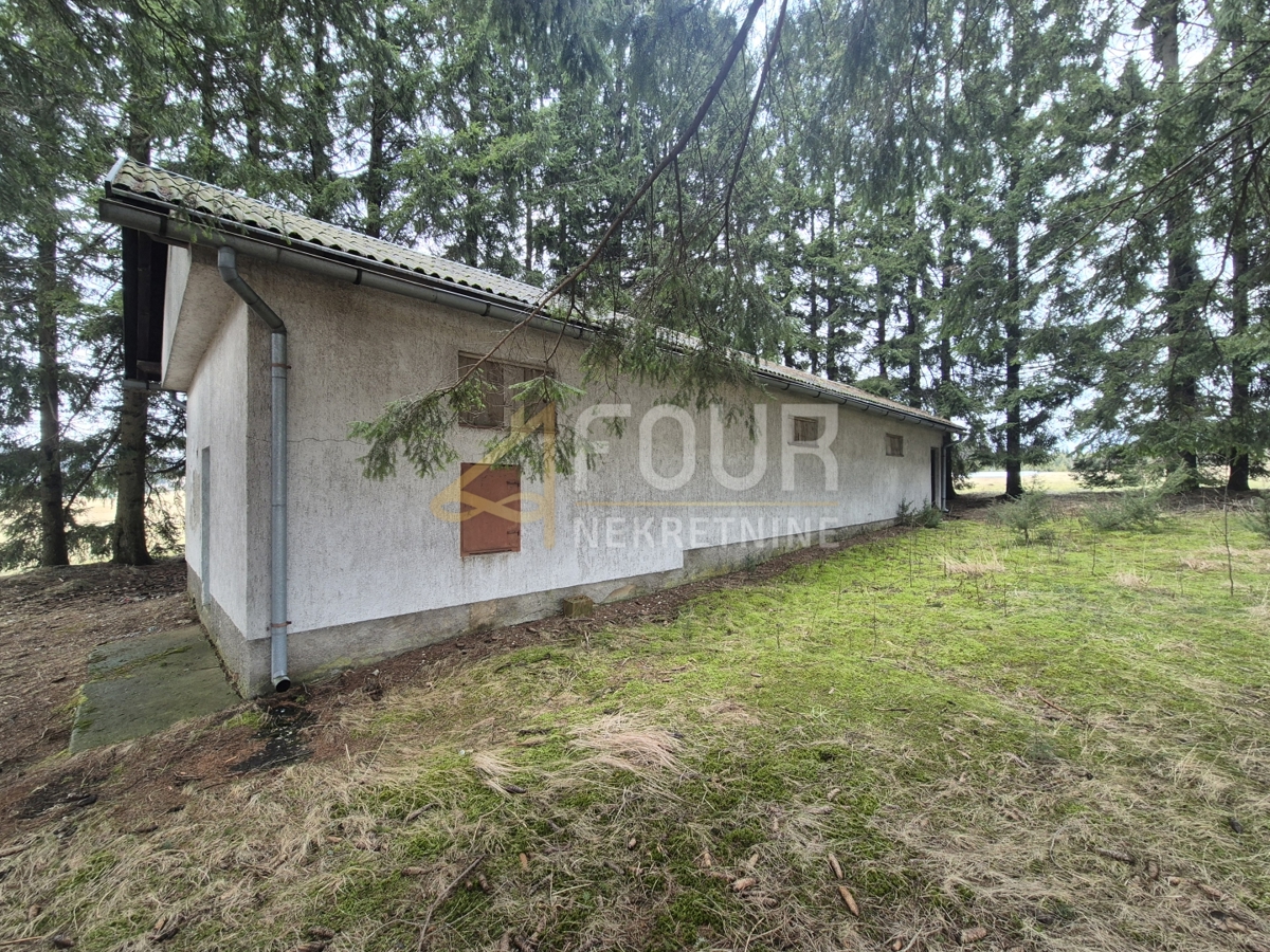 Il Gorski Kotar, Ravna Gora, terreno di 522m2 - uso commerciale