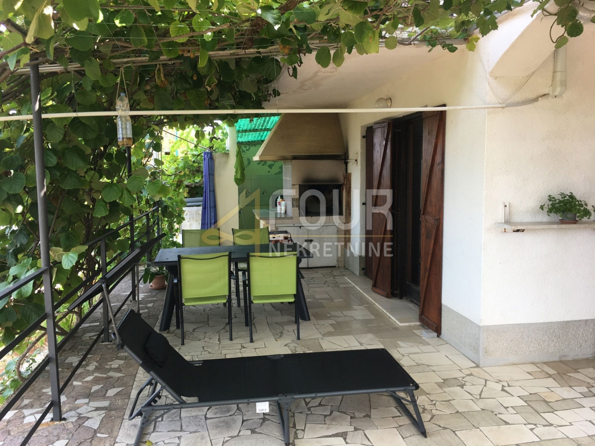 Trget, Raša, 247,26m2