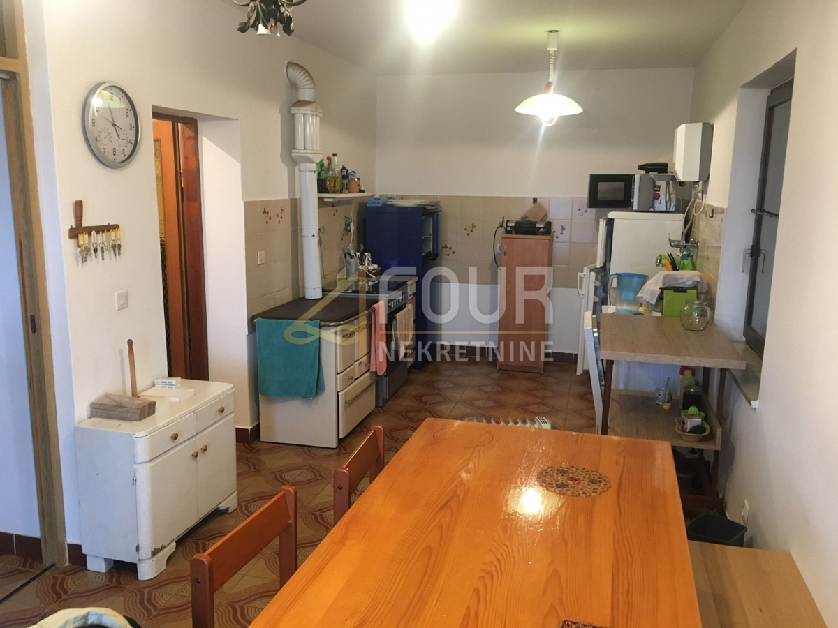 Trget, Raša, 247,26m2