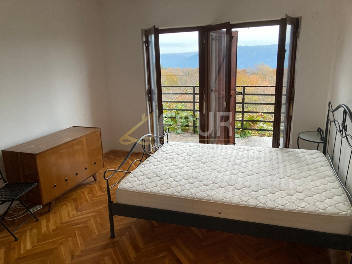 Trget, Raša, 247,26m2