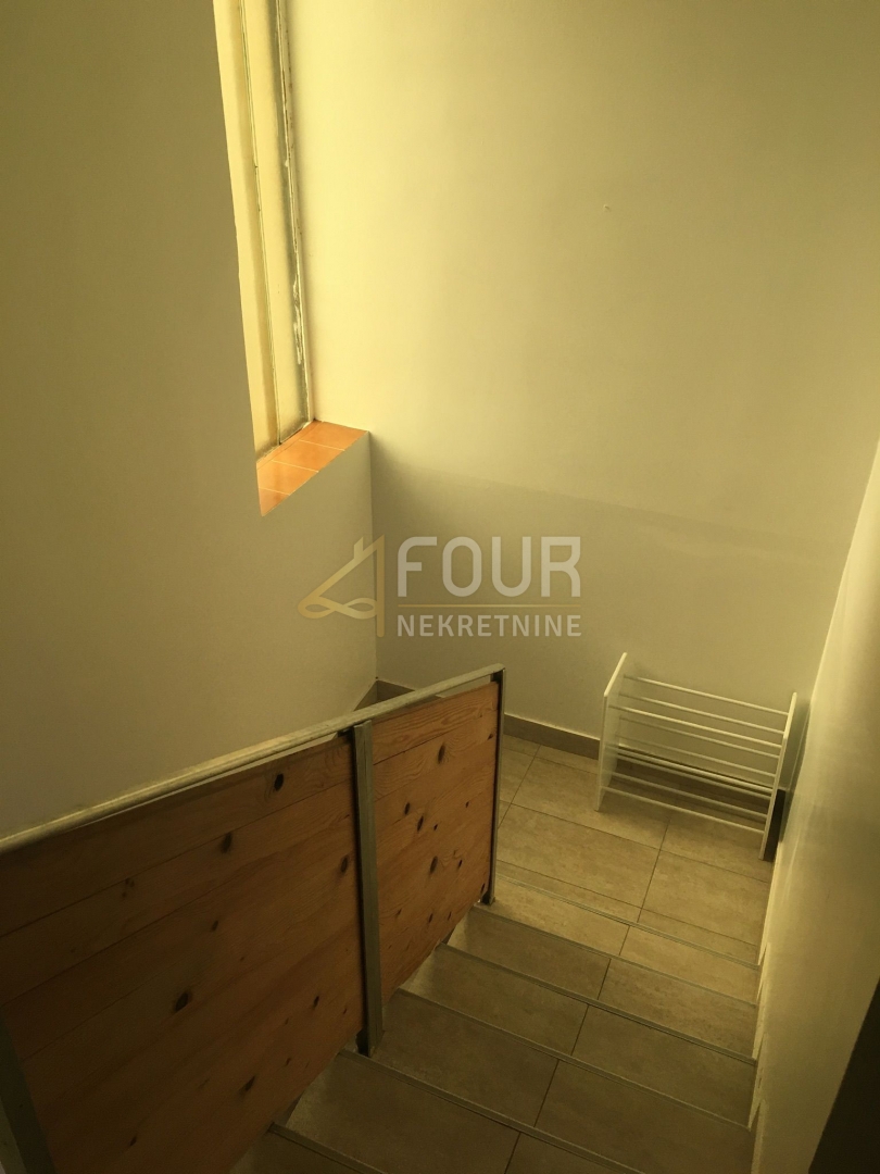 Trget, Raša, 247,26m2