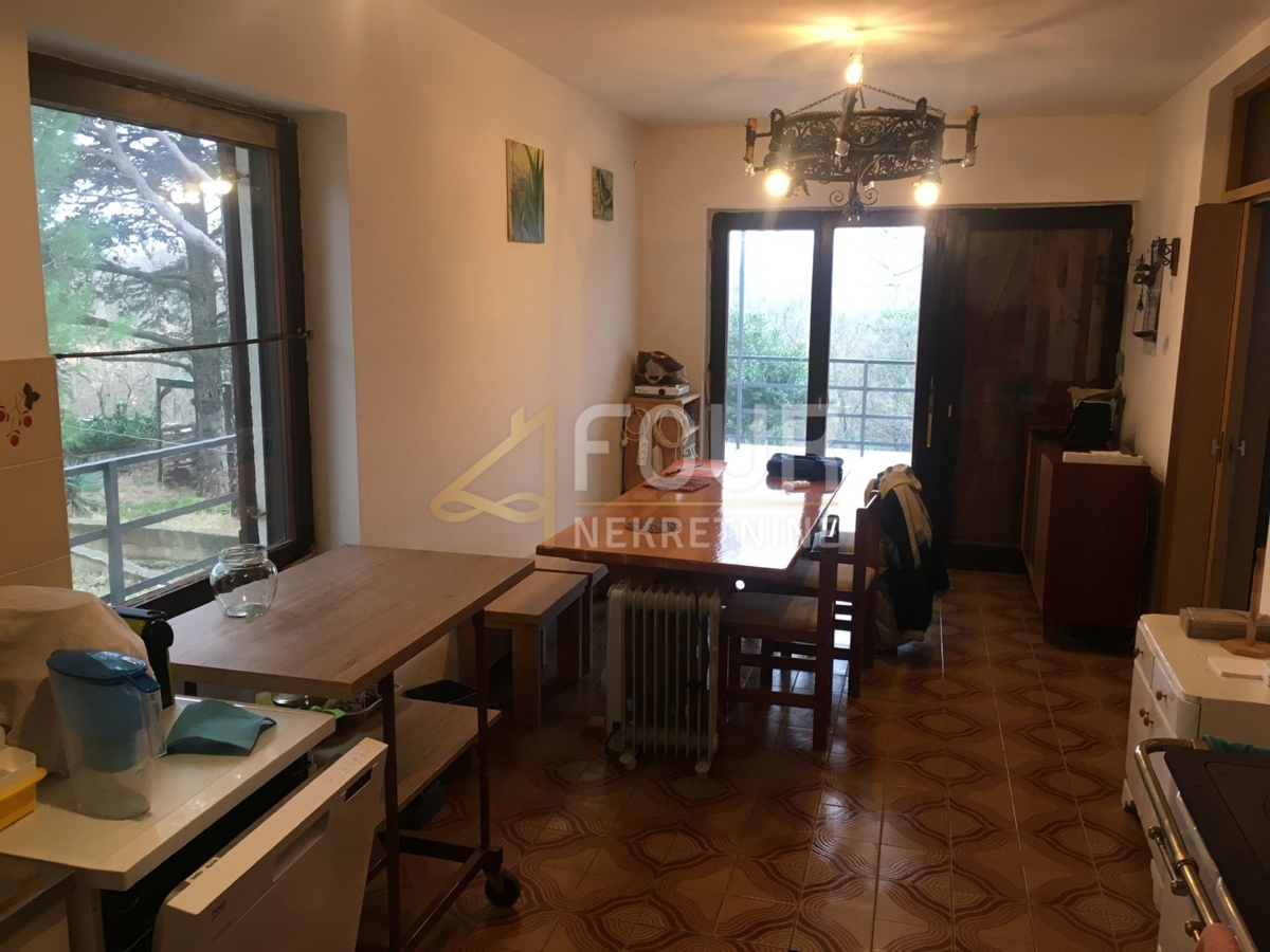 Trget, Raša, 247,26m2