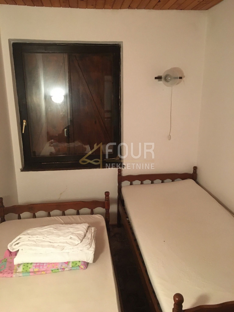 Trget, Raša, 247,26m2