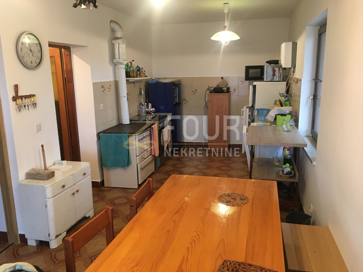 Trget, Raša, 247,26m2