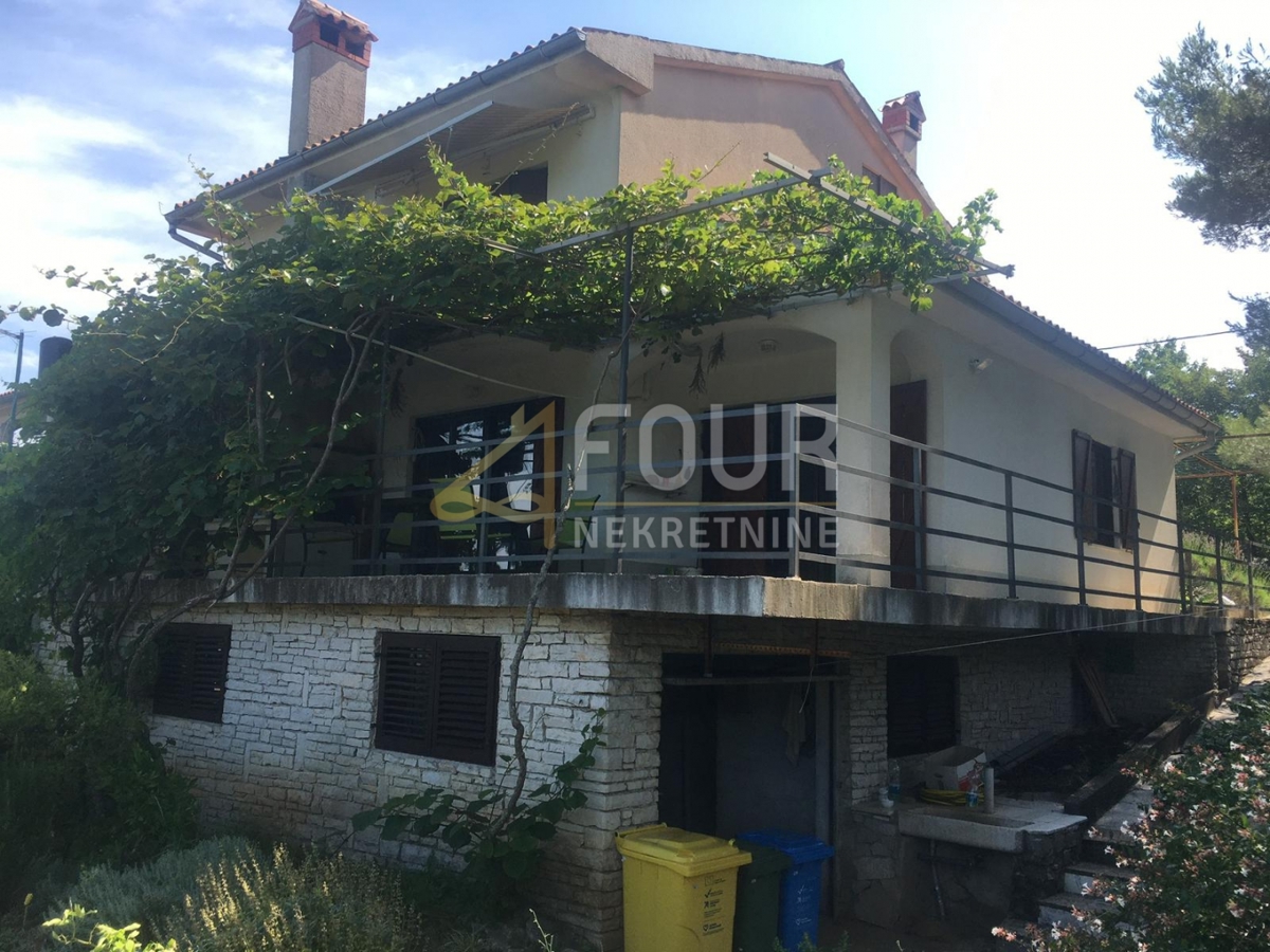 Trget, Raša, 247,26m2