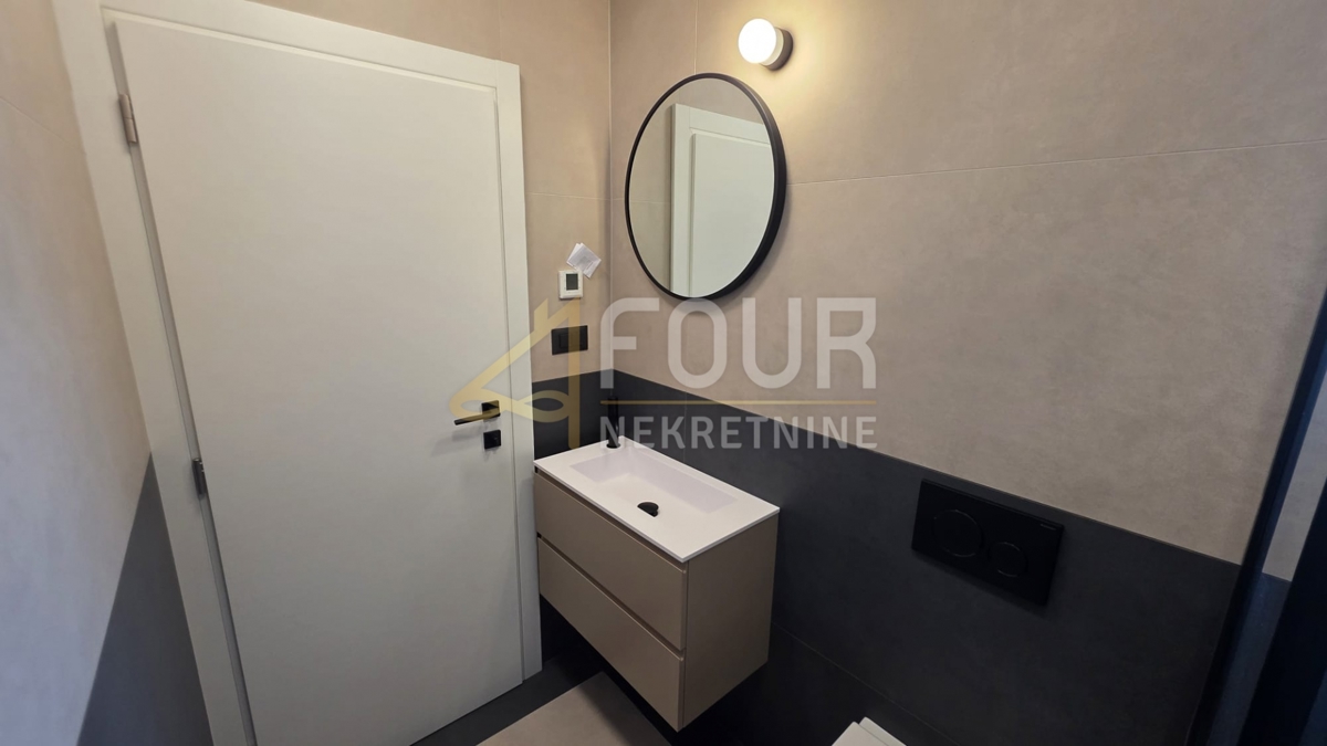 Fiume, centro cittadino, monolocale più soggiorno con cucina, 28.08m2, balcone