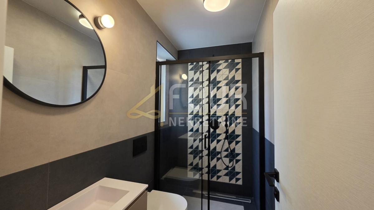 Fiume, centro cittadino, monolocale più soggiorno con cucina, 28.08m2, balcone