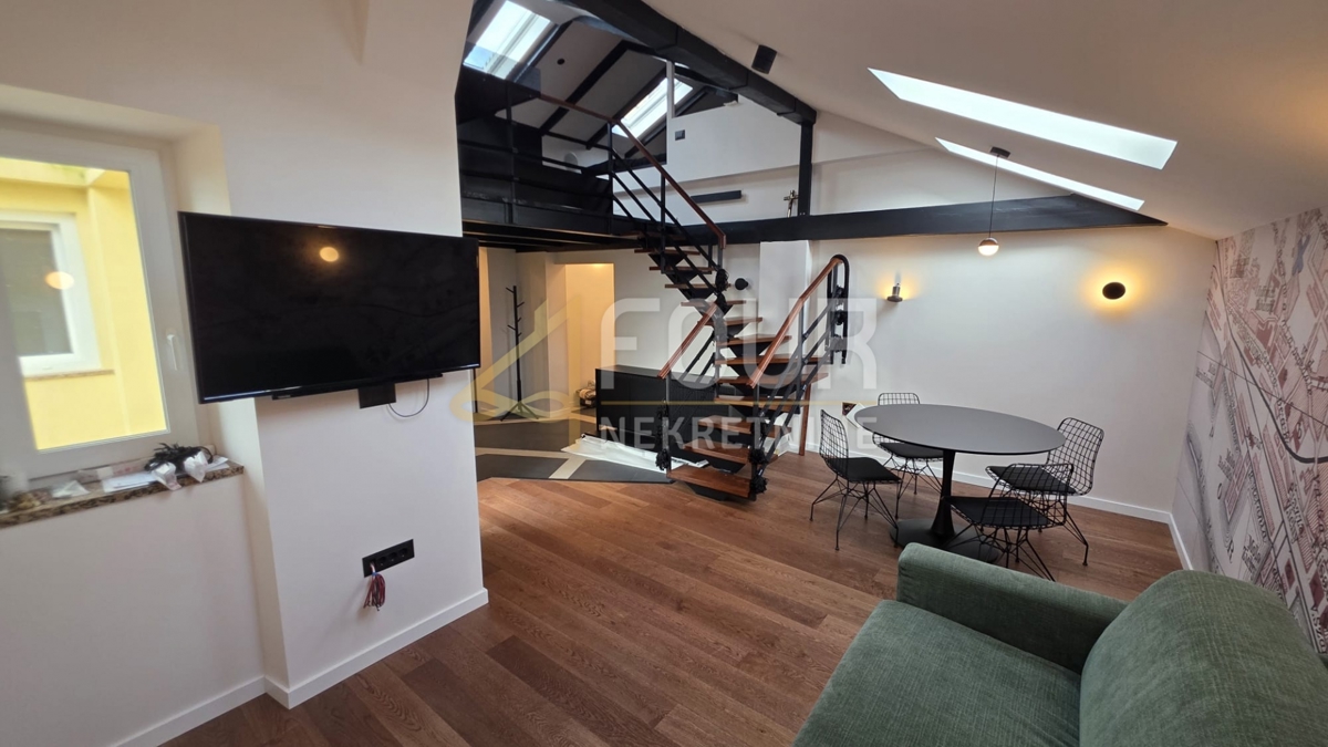 Fiume, centro cittadino, monolocale più soggiorno con cucina, 28.08m2, balcone