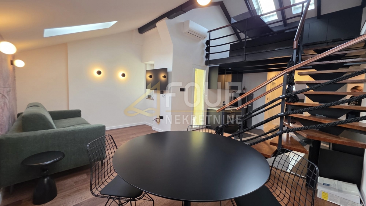 Fiume, centro cittadino, monolocale più soggiorno con cucina, 28.08m2, balcone