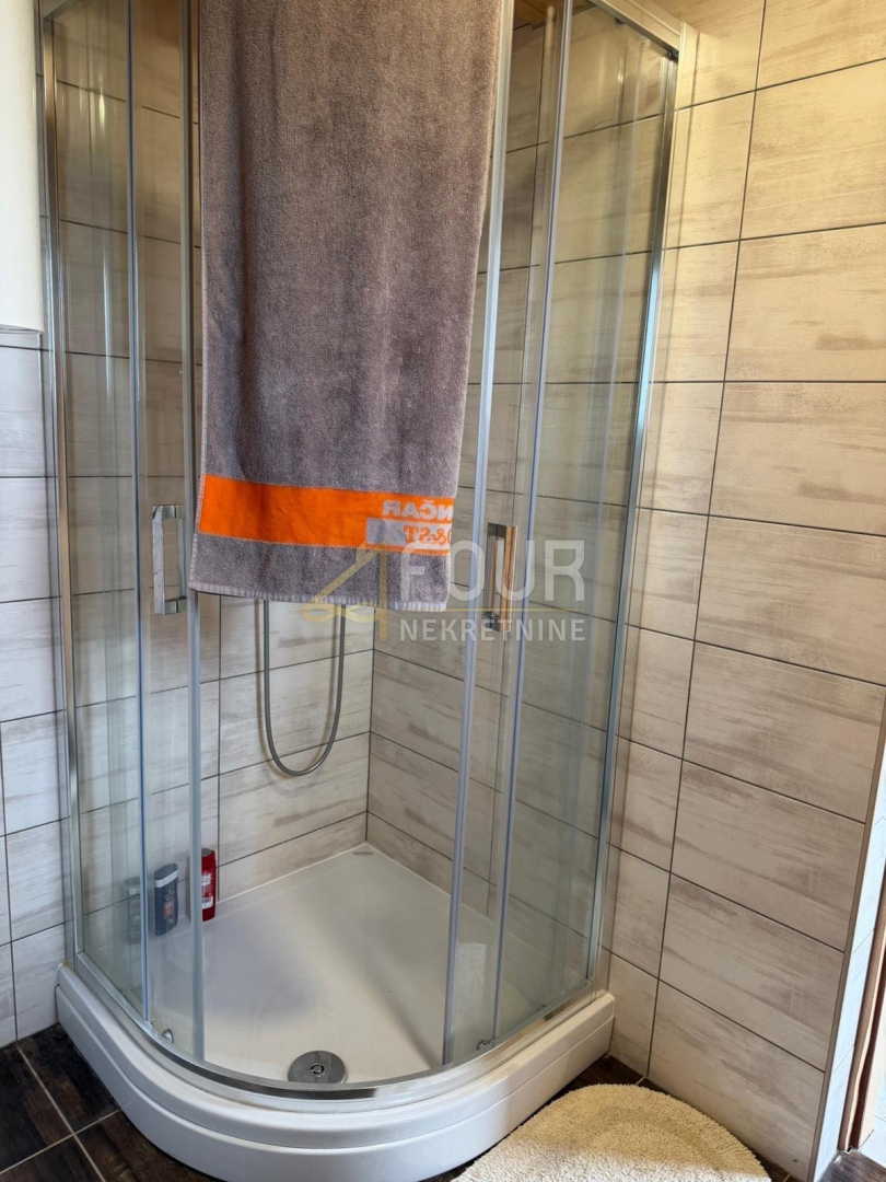 Karlovac - zona, casa indipendente, 114m2