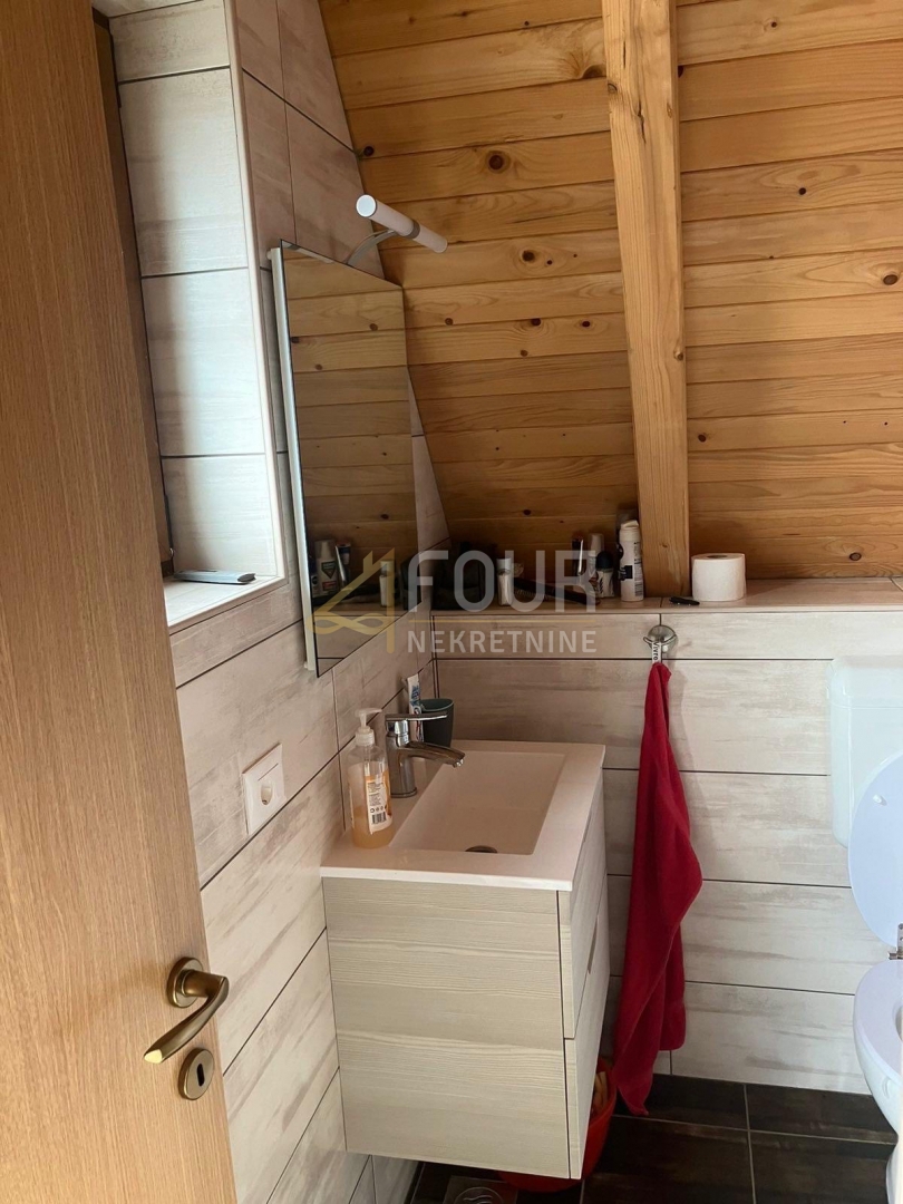 Karlovac - zona, casa indipendente, 114m2