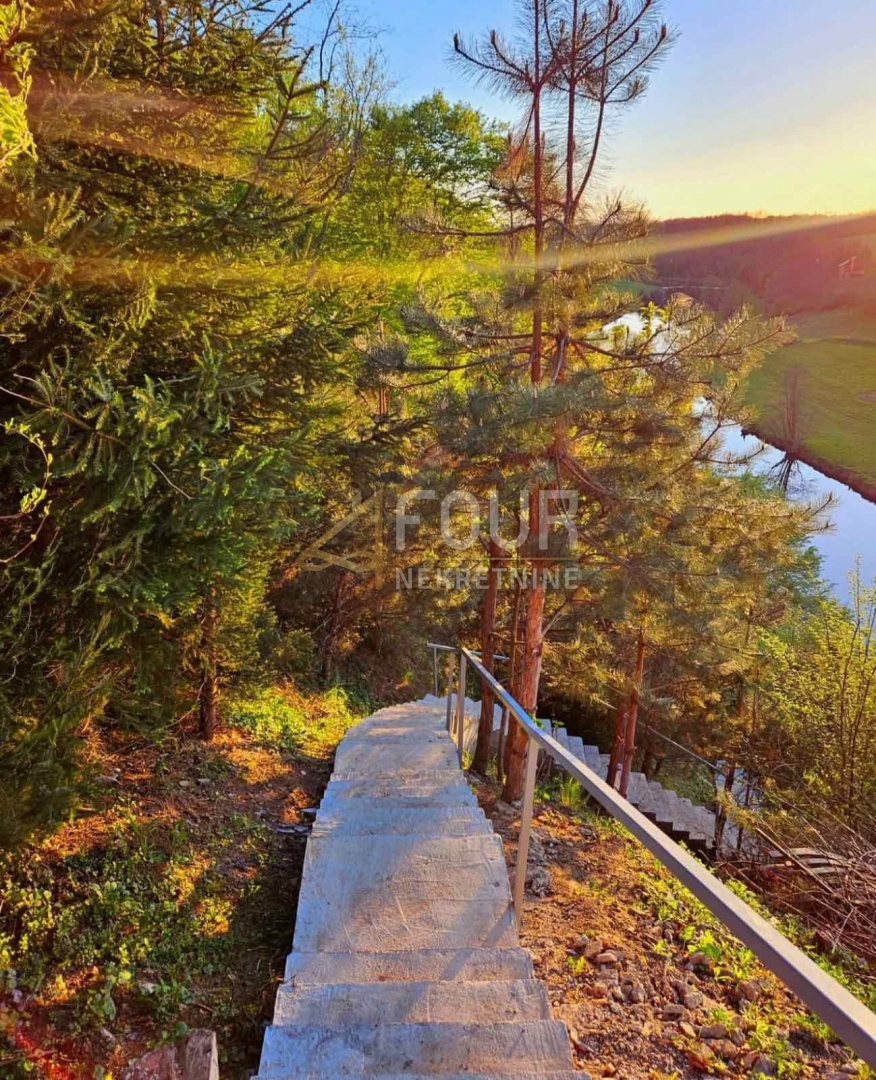 Karlovac - zona, casa indipendente, 114m2