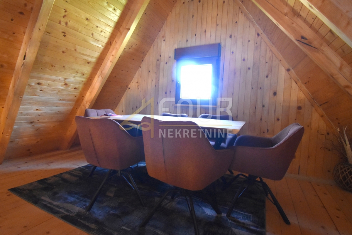 Karlovac - zona, casa indipendente, 114m2