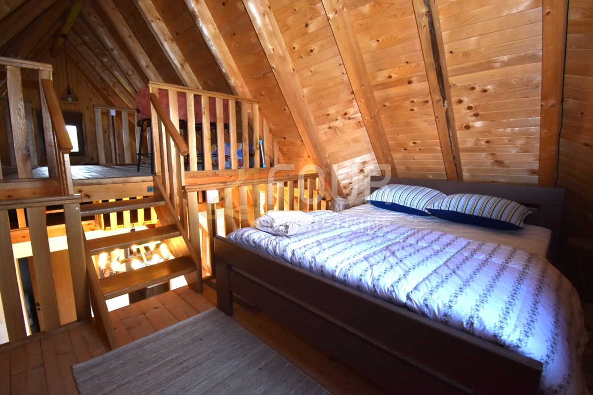 Karlovac - zona, casa indipendente, 114m2