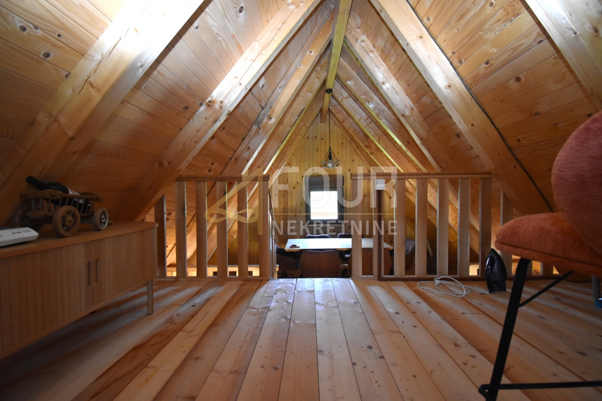 Karlovac - zona, casa indipendente, 114m2