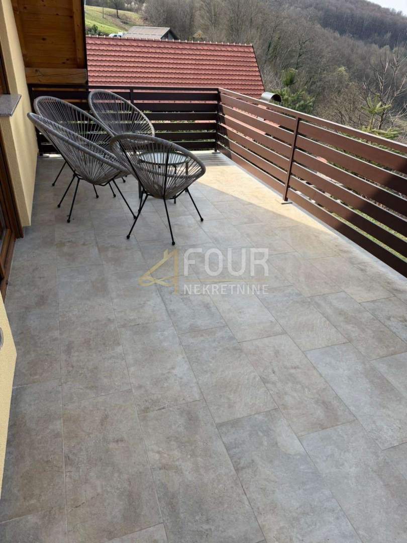 Karlovac - zona, casa indipendente, 114m2