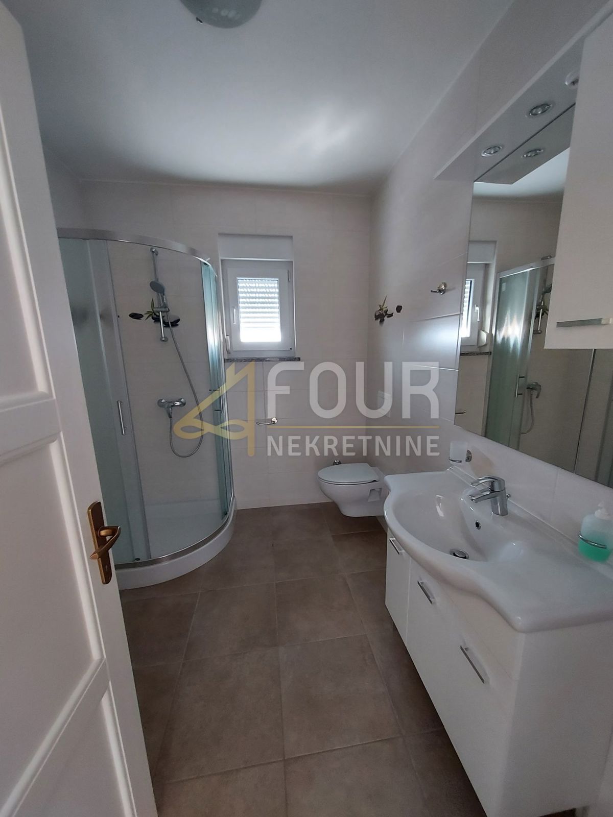 Kaštelir, Kaštelir-Labinci, 180m2