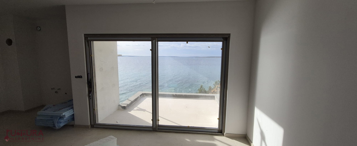 PAG - MANDRE, APPARTAMENTO 131,72 M2, VENDITA, PRIMA FILA, VISTA APERTA, GIARDINO, TERRAZZA SUL TETTO!!!