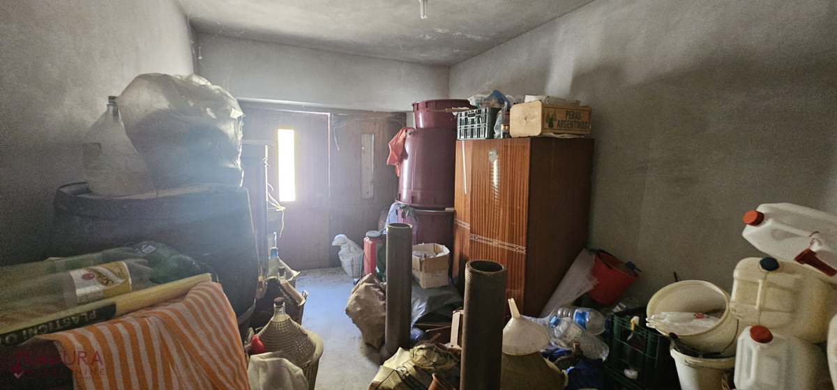 PAG - POVLJANA, CASA 300M2, 6 APPARTAMENTI, VENDITA, GARAGE, VISTA, POSIZIONE!!