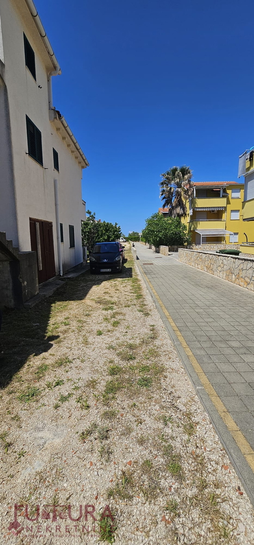 PAG - POVLJANA, CASA 300M2, 6 APPARTAMENTI, VENDITA, GARAGE, VISTA, POSIZIONE!!