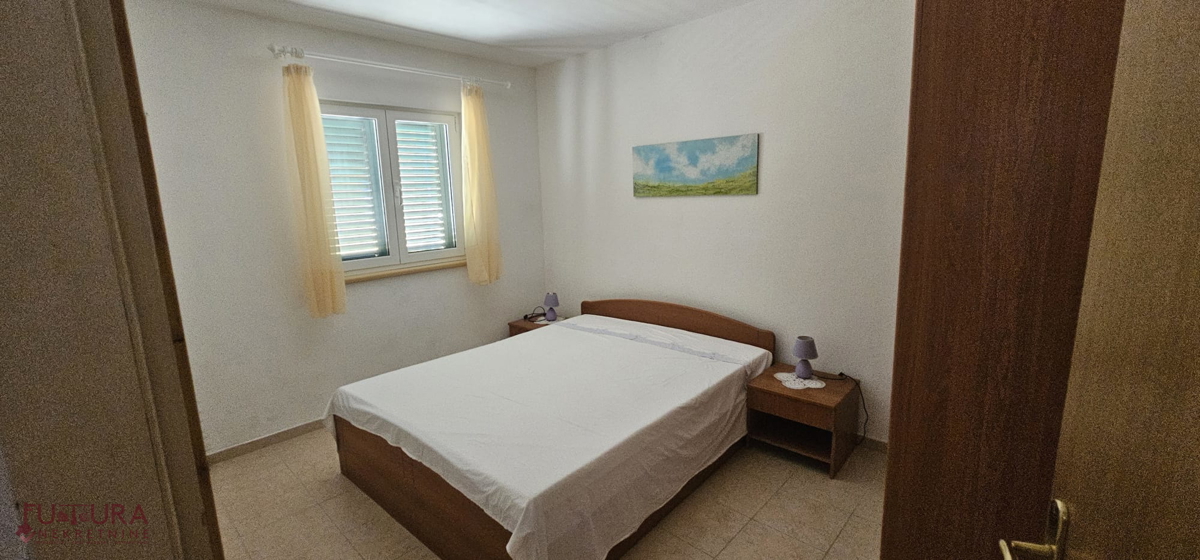 PAG - POVLJANA, CASA 300M2, 6 APPARTAMENTI, VENDITA, GARAGE, VISTA, POSIZIONE!!